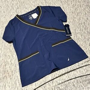 ❤️Nautica Scrub Top